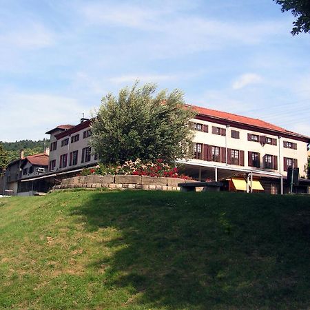 Hotel Domaine De La Barolliere Saint-Paul-en-Jarez Exterior foto