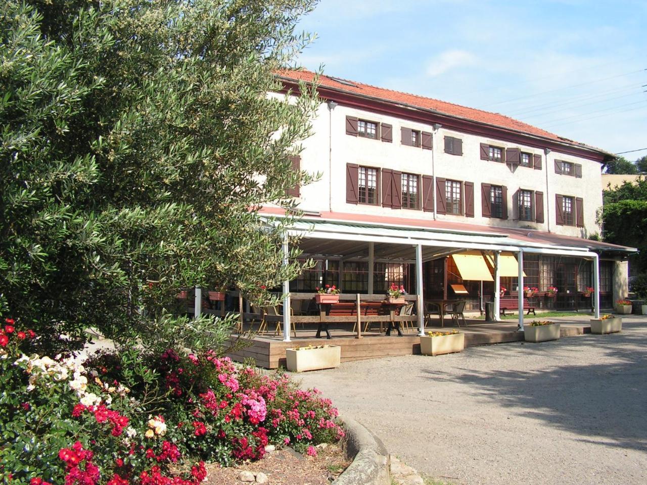 Hotel Domaine De La Barolliere Saint-Paul-en-Jarez Exterior foto